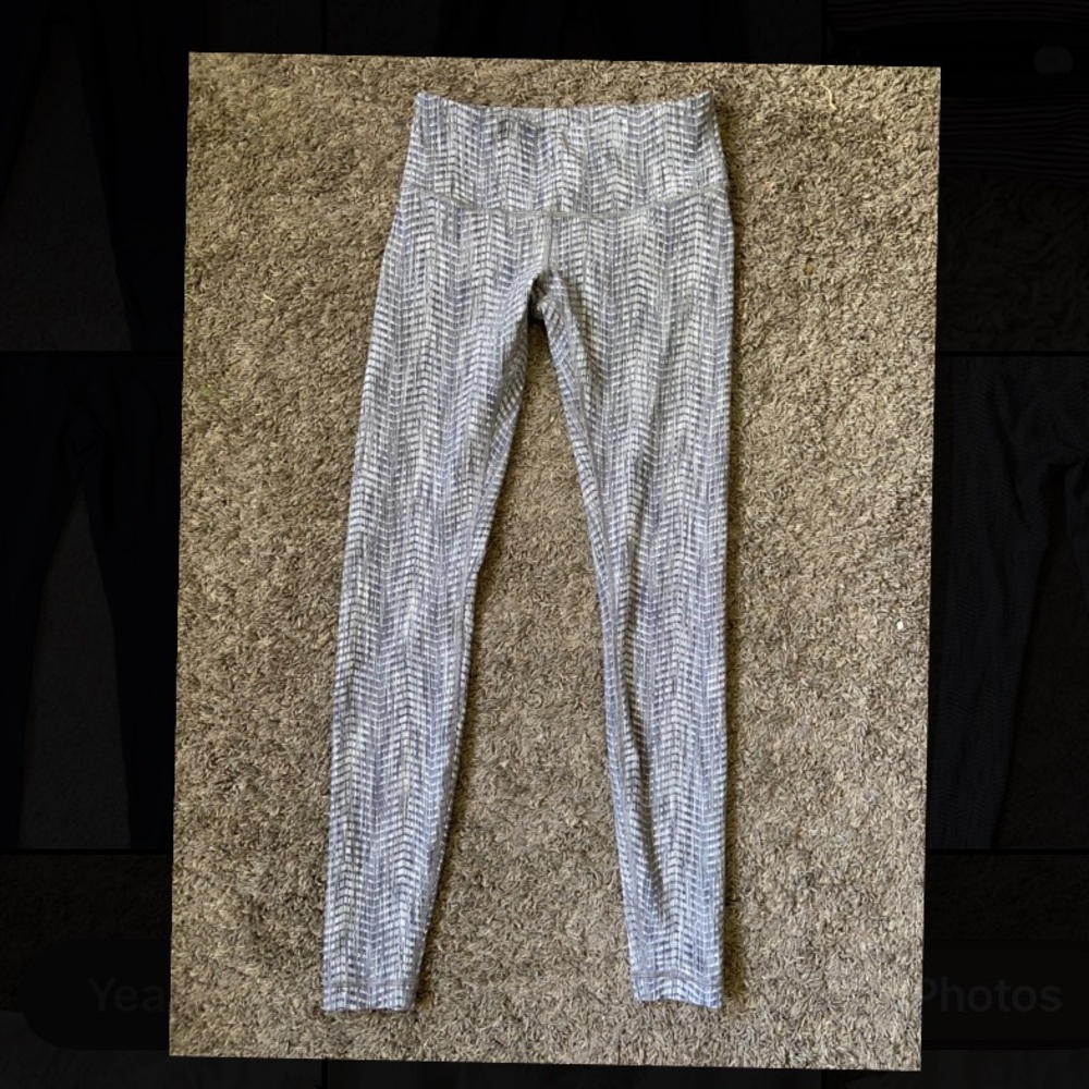 Lululemon Wunder Under size 4